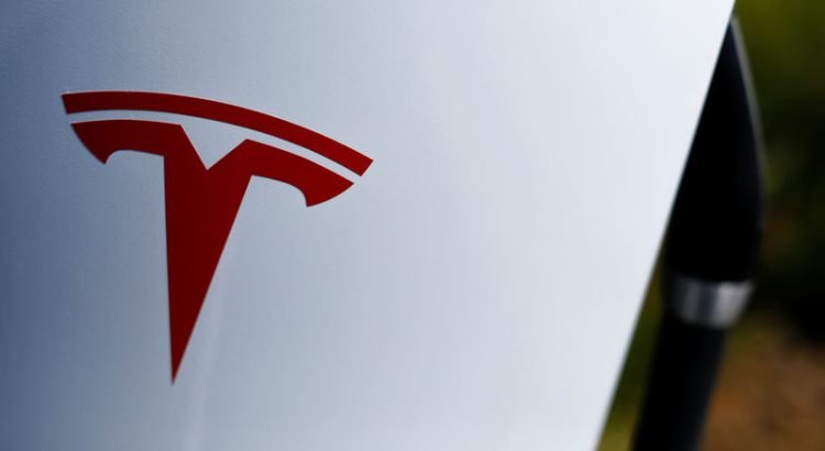 Tesla aumentará los salarios a trabajadores de giga fábrica de Nevada