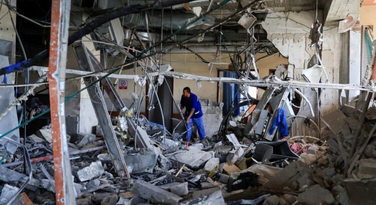 Israel bombardea un hospital en Gaza y deja al menos dos palestinos fallecidos