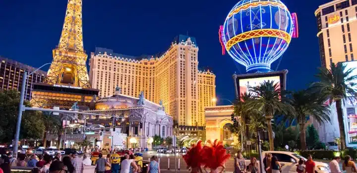 Los visitantes de Las Vegas se sorprenden por los precios “absurdos” de los resorts que están convirtiendo a los turistas en “espectadores”.