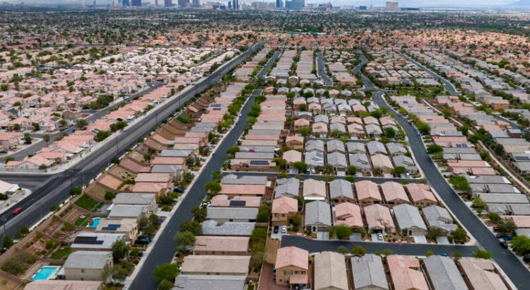 Residentes de Las Vegas reclaman multas injustas del Distrito de Agua del Valle