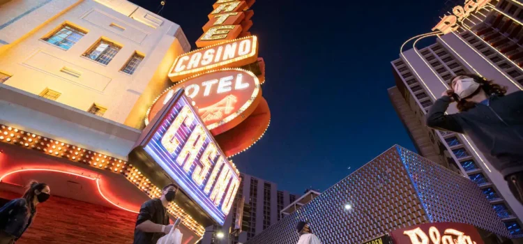 Casino del centro de Las Vegas elimina juegos de mesa con crupier en vivo