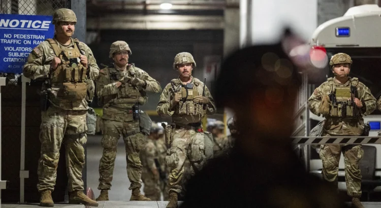 25 soldados de la Guardia Nacional con base en Las Vegas ayudan a ICE
