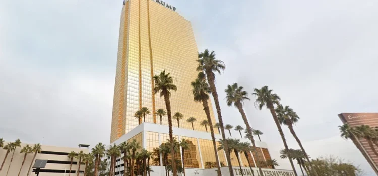 La policía investiga un incendio en una habitación del Hotel Trump en Las Vegas.