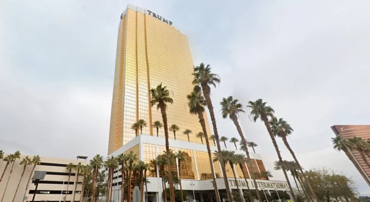 La policía investiga un incendio en una habitación del Hotel Trump en Las Vegas.