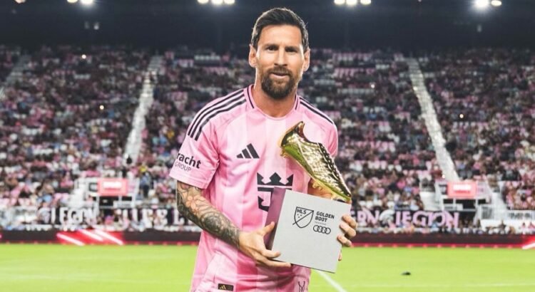 Messi recibe su primera Bota de Oro de la MLS antes de arranque de playoffs Messi recibe su primera Bota de Oro de la MLS antes de arranque de playoffs