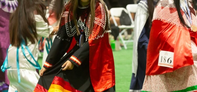 Los nativos americanos del sur de Nevada construyen el futuro mientras mantienen vivas sus tradiciones