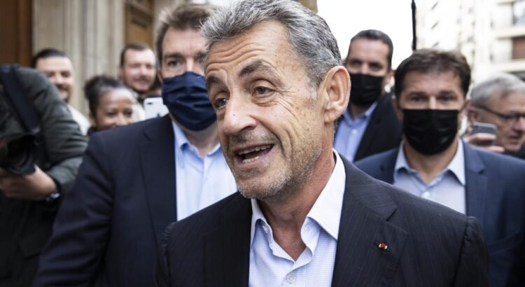 El expresidente francés Sarkozy sale de prisión tras 20 días: “Ha sido muy duro” El expresidente francés Sarkozy sale de prisión tras 20 días: “Ha sido muy duro”
