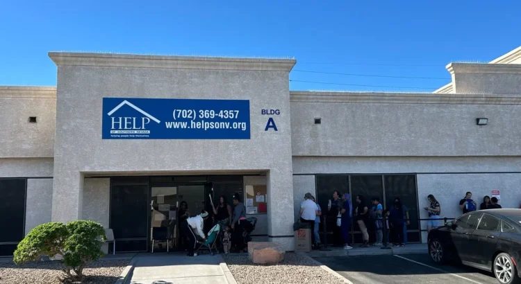 Los bancos de alimentos de Las Vegas se movilizan para alimentar a los habitantes de Nevada Los bancos de alimentos de Las Vegas se movilizan para alimentar a los habitantes de Nevada