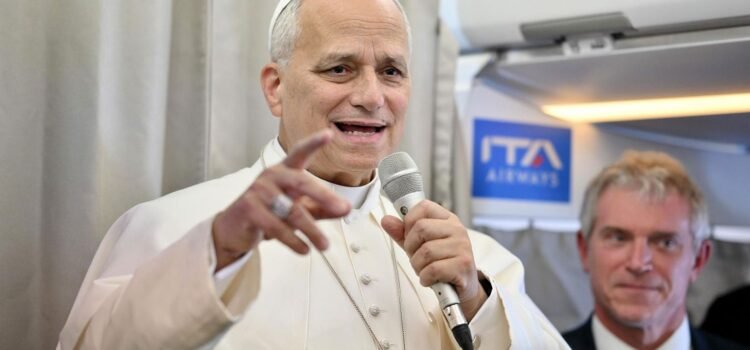 El papa llama a EE.UU. a evitar un ataque militar en Venezuela